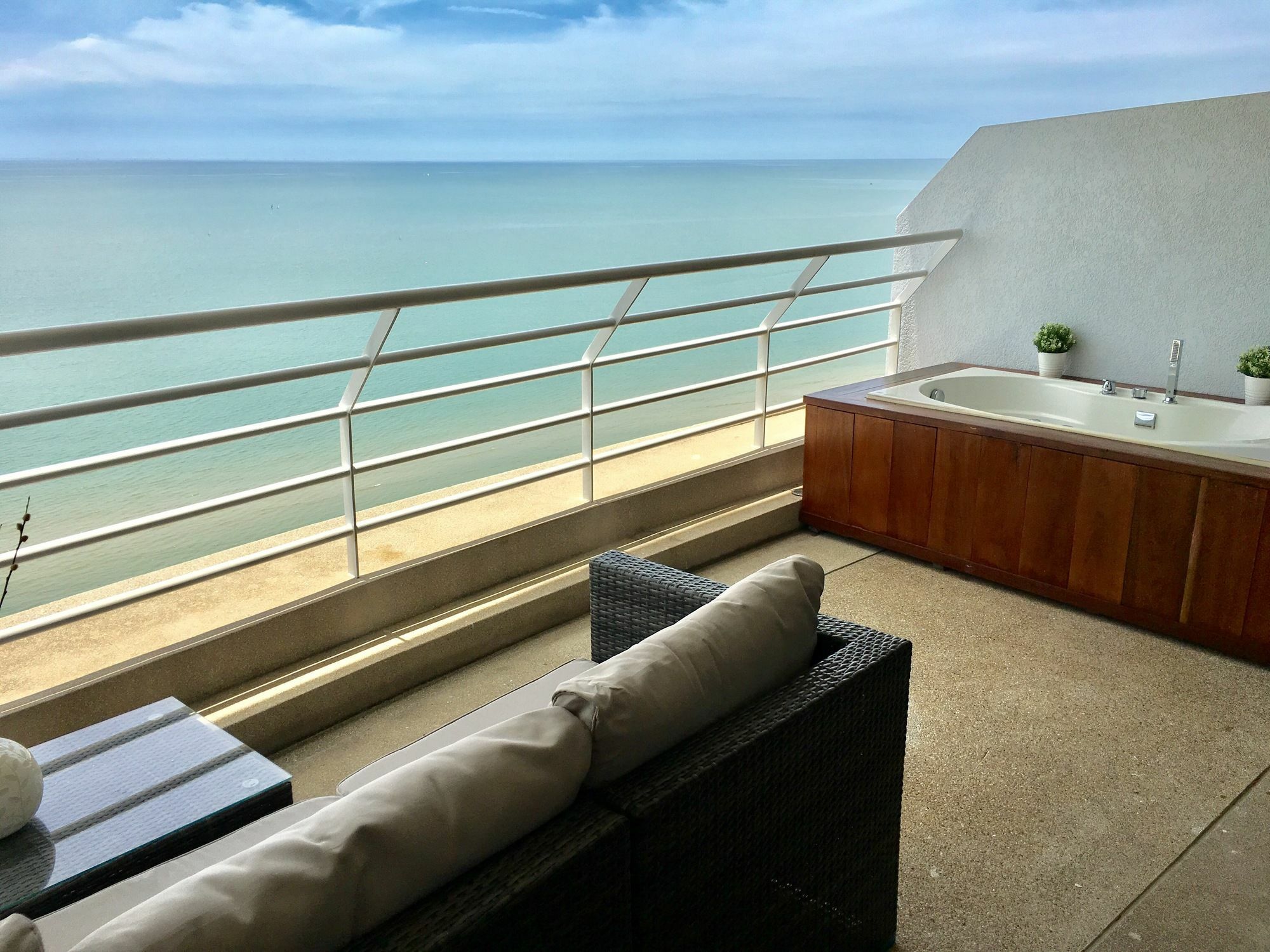Sandy Beach Condo 17D Ban Nong Khang Екстер'єр фото